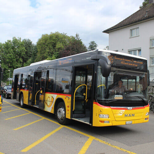 Postauto Hängekarton