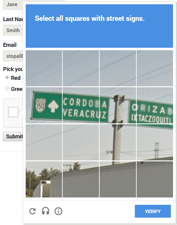 reCaptcha: Der Nutzer trainiert die Maschine.